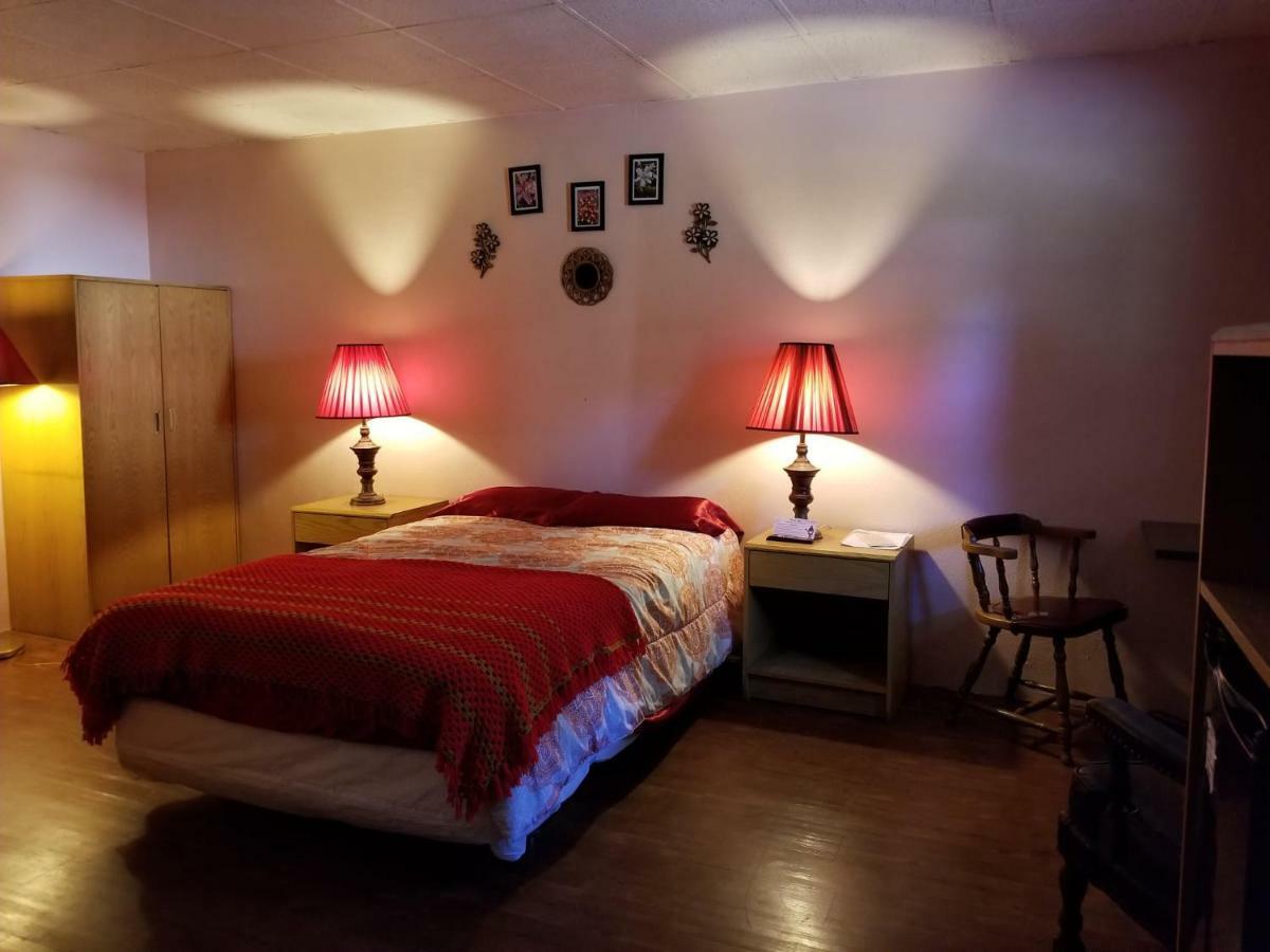 Pittsfield Motor Inn Buitenkant foto